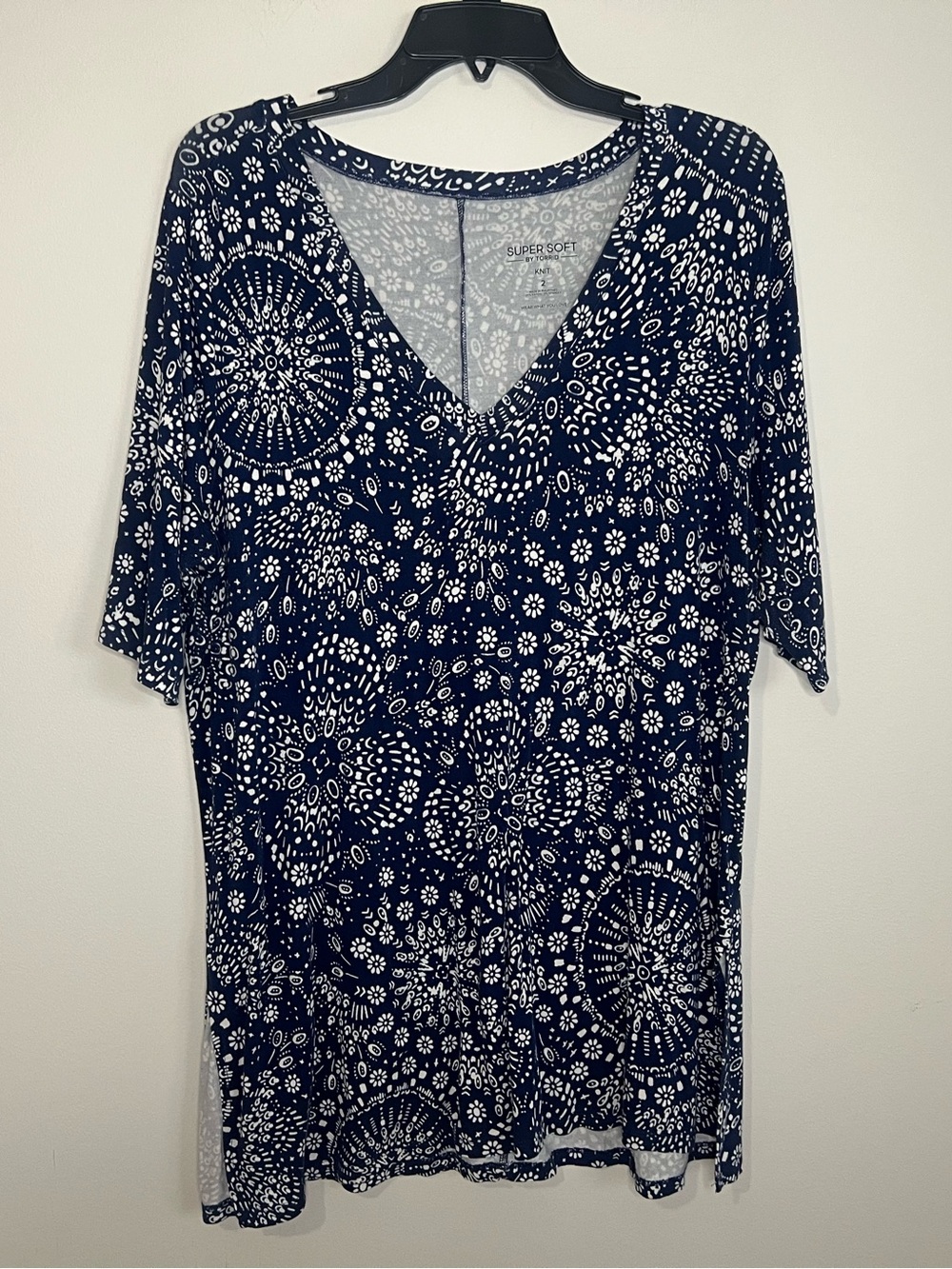 torrid Navy and White V-Neck Short Sleeve Tee
